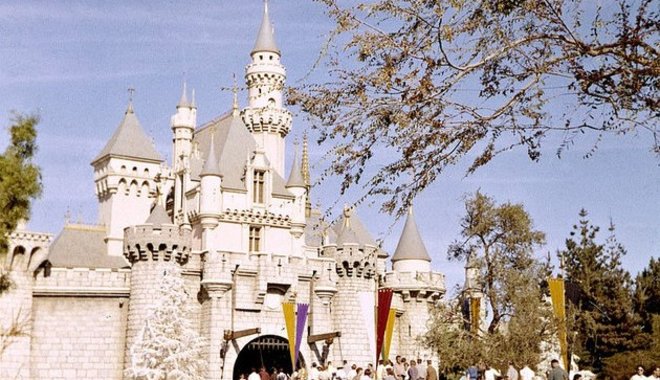 A világ legnagyobb Disney-ereklye magángyűjteményéből rendeznek kiállítást és árverést