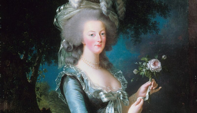 Nem csak nevét, külsejét is meg kellett változtatnia Marie Antoinette-nek a francia udvarban