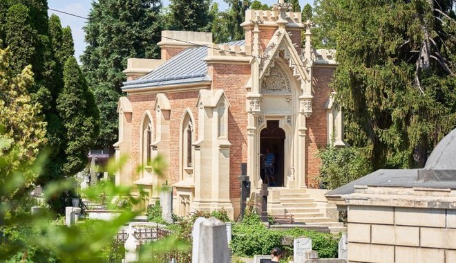 Átadták a Házsongárdi temető megújúlt koronáját, a Mikó-Rhédey-kriptát