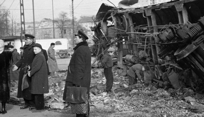Eufória, rémhírek és romok: feljegyzések 1956 októberéből