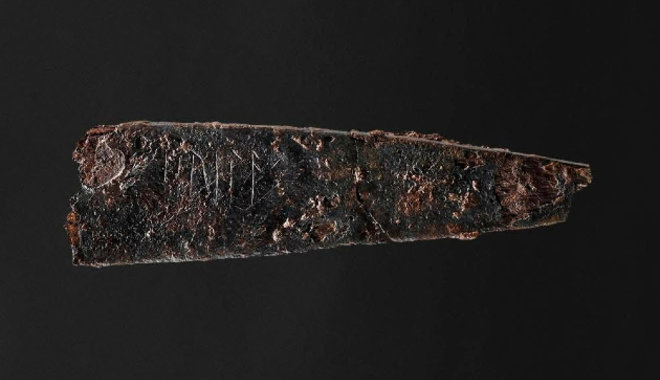 Dánia legrégebbi rúnafeliratát találták meg egy késen