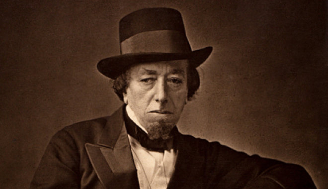 Sikertelen irodalmi pálya után vált Viktória királynő kedvenc miniszterelnökévé Disraeli