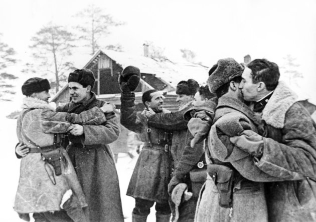 A Volhovi és a Leningrádi Front katonáinak találkozása az ostrom áttörésekor, 1944. január végén