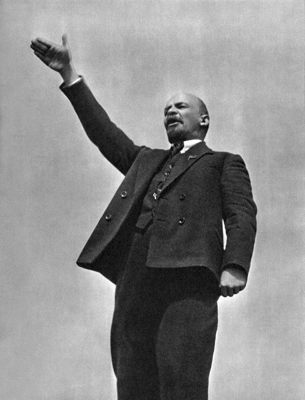 Lenin a moszkvai Vörös téren tart beszédet 1919. május 1-jén