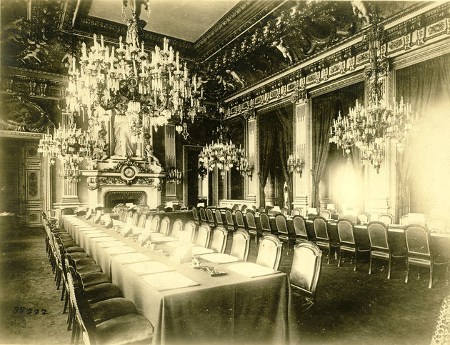 1920. január 15-én a francia külügyminisztérium palotájában adták át Apponyinak a békediktátum szövegét