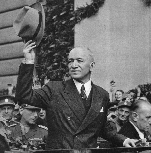 Edvard Beneš visszatérése Prágába 1945-ben