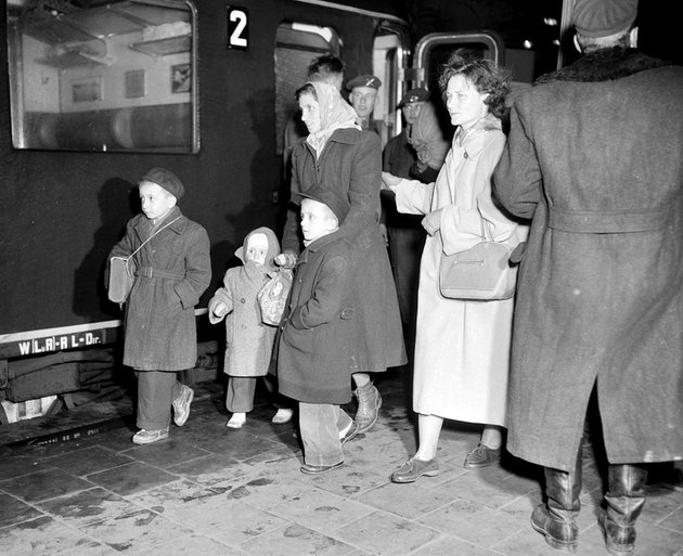 1956. november 14. Magyar menekültek érkeznek Utrechtbe a Vörös Kereszt segítségével (Wikipedia / Behrens, Herbert / CC BY-SA 3.0)