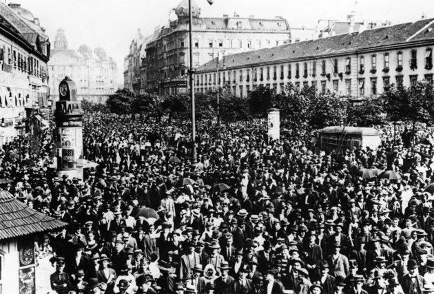 Háborúellenes tüntetés és Tisza István lemondásának ünneplése 1917-ben 