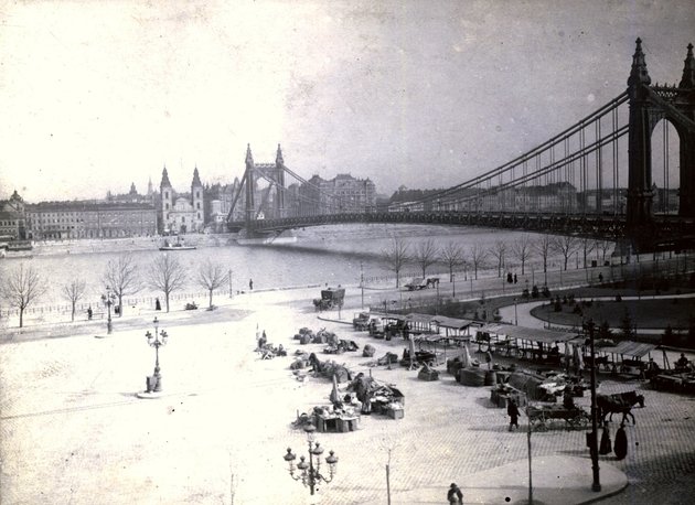 Az Erzsébet híd látképe 1904-ben (Kép forrása: Fortepan/ Uj Nemzedék napilap)