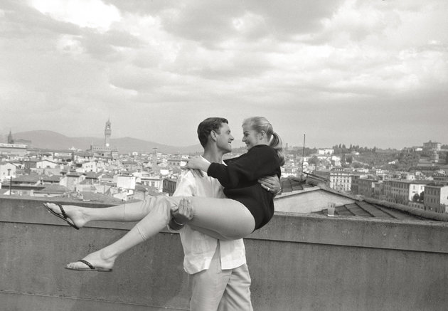 Anthony Steel és Anita Ekberg Firenzében, 1956