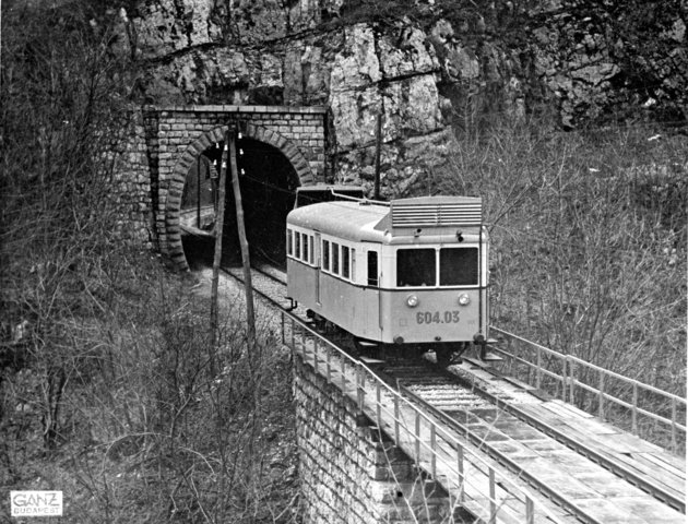 A Cuha-patak völgye fölött átvezető viadukt felvette az építő, Gubányi Károly nevét, 1939 (Kép forrása: Fortepan/ Villányi György)
