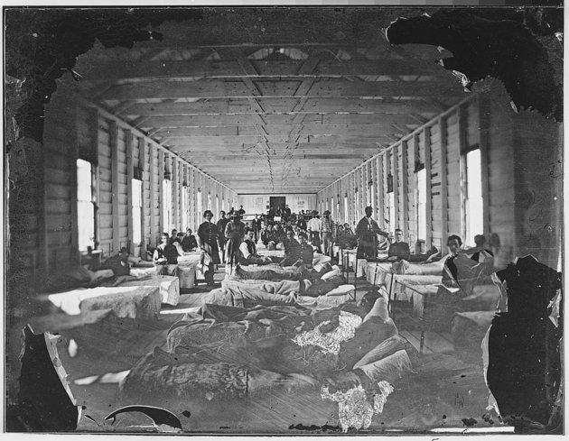Sebesültek egy katonai kórházban