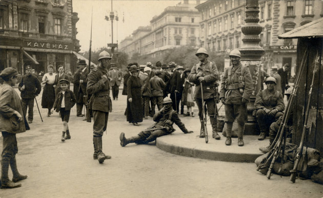 Román katonák Budapesten 1919 augusztusában