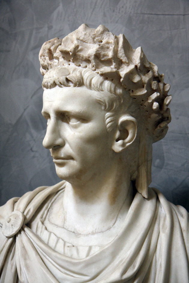 Claudius császár a zavargások elkerülése végett döntött amellett, hogy hatalmas kikötőt épít a város élelmiszerellátásának biztosítására