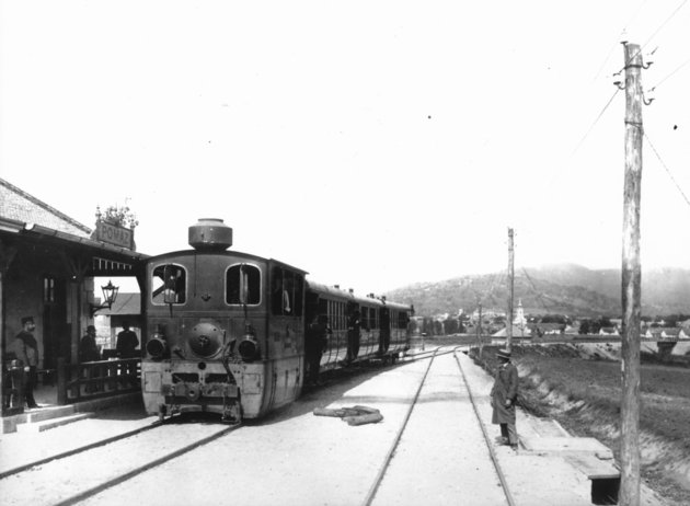 A pomázi állomás 1900-ban (kép forrása: Fortepan / Somlai Tibor)