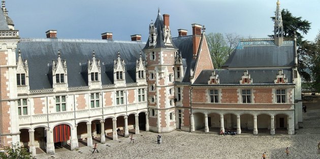 A blois-i kastély, ahol Ulászló követe megtekintette a lehetséges feleségjelölteket