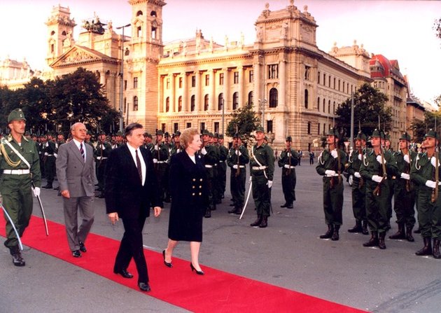 Antall József miniszterelnök Margaret Thatcherrel Budapesten 1990 szeptemberében  (Wikipedia / Péter Antall / CC BY-SA 3.0)