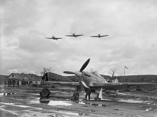 A brit Királyi Légierő 81. repülőszázadának Hurricane-jei a Szovjetunióban (Vajenga, Kola-félsziget) 1941 őszén