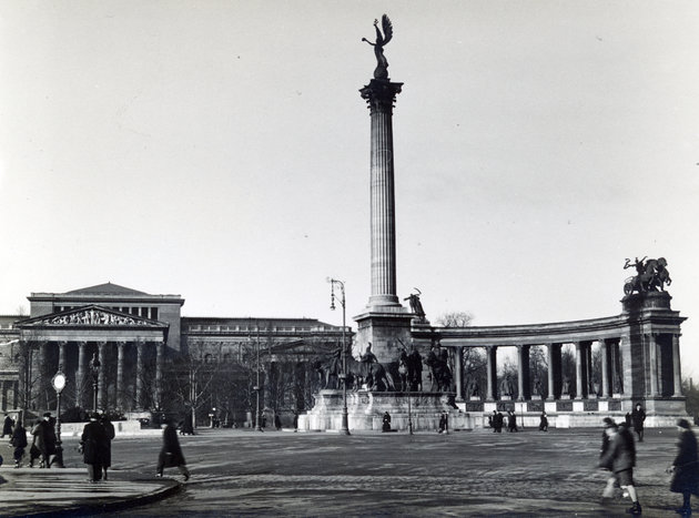 A Hősök tere 1936-ban (Fortepan / Olbert Mariann)