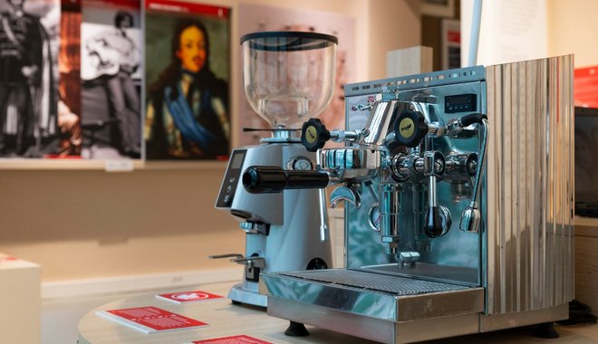 Petőfi feketéjétől a modern baristákig - kávétörténeti kiállítás nyílik a Kazinczy utcában