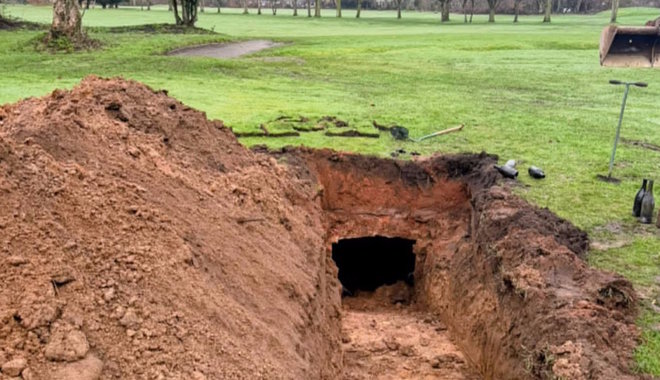 Viktoriánus kori borospincét találtak egy manchesteri golfpálya alatt