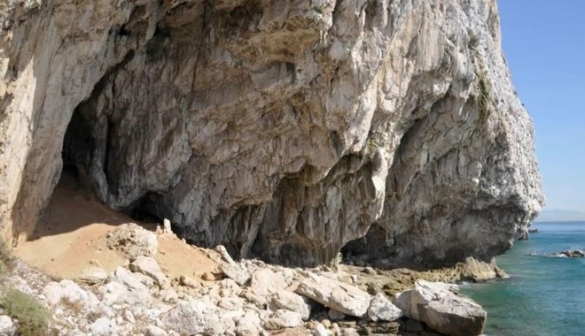 Neandervölgyi kátránygyárra bukkantak Gibraltárban