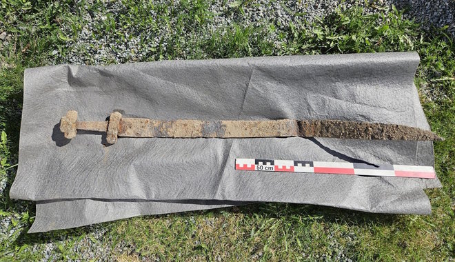 Viking kori kardra bukkant egy hatéves kisfiú Norvégiában