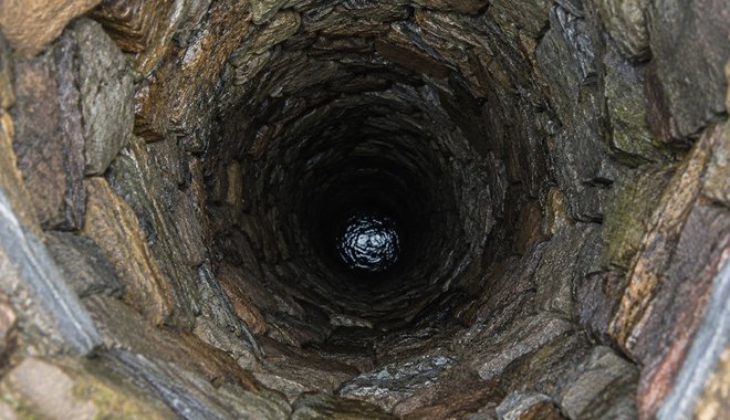 Drónnal térképezték fel egy középkori vár kútjának belsejét