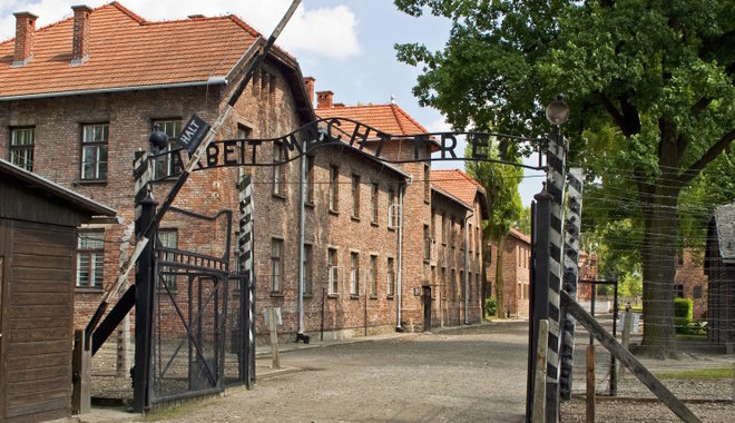 Restaurálják az auschwitzi főtábor őrépületét