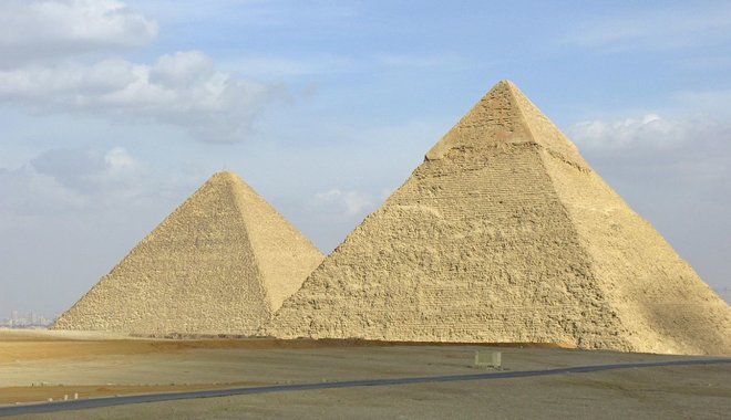 Újraértelmezték az egyiptomi piramisok burkolatának pusztulását